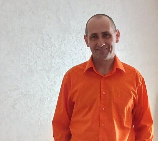  ,   Viktor, 48 ,   ,   