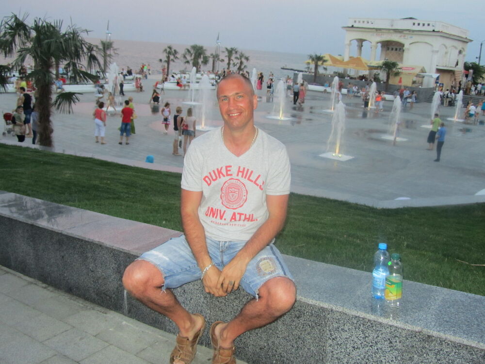 5945064  Sergei, 54 ,    -
