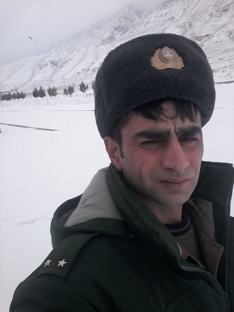  18716344  Farrukh, 37 ,    