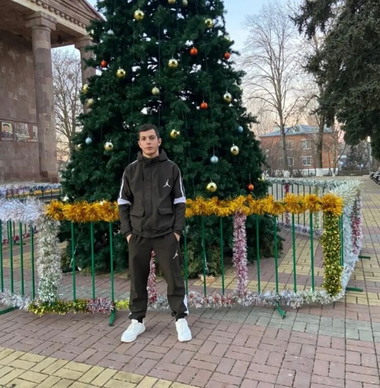  36610894  , 22 ,    