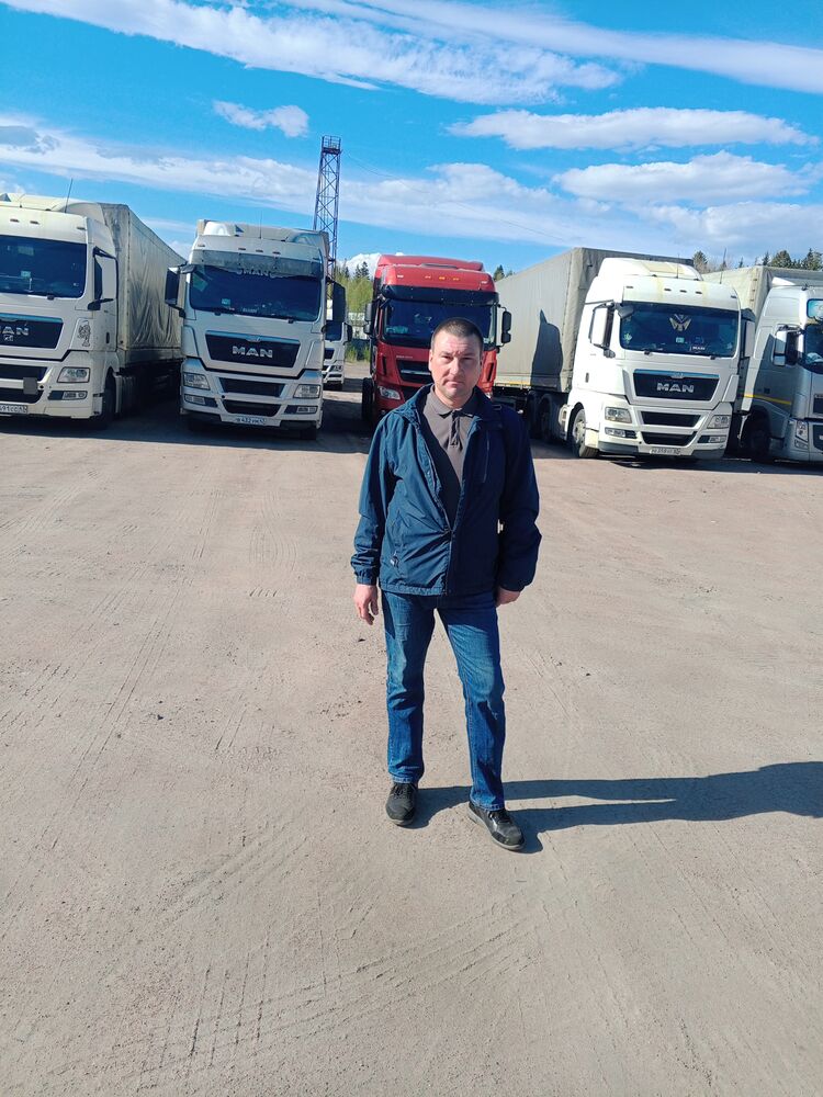  43208674  Anatolyj, 46 ,    