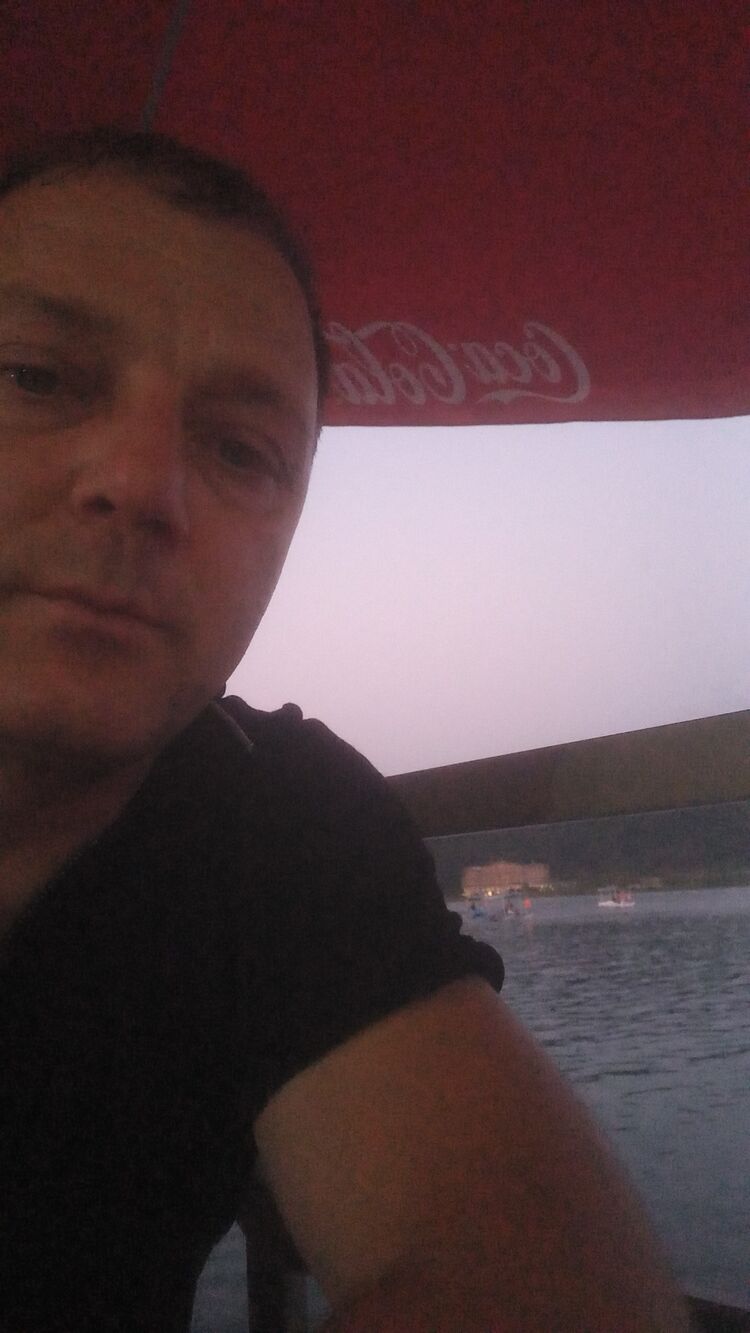  54397184  Emin, 41 ,    