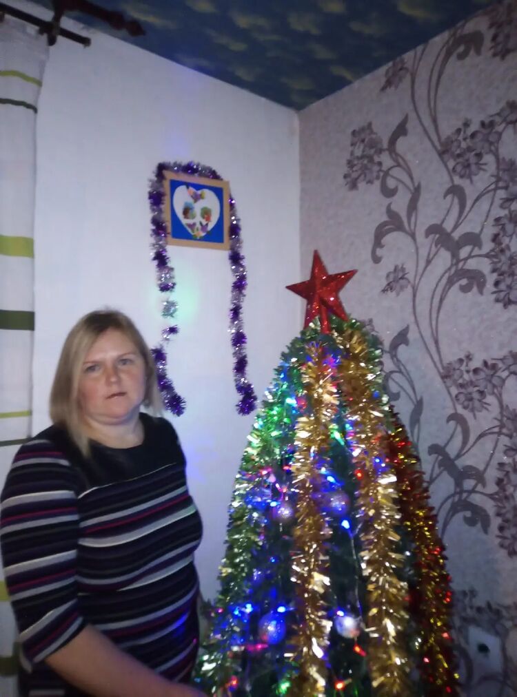  ,   Olya, 44 ,     