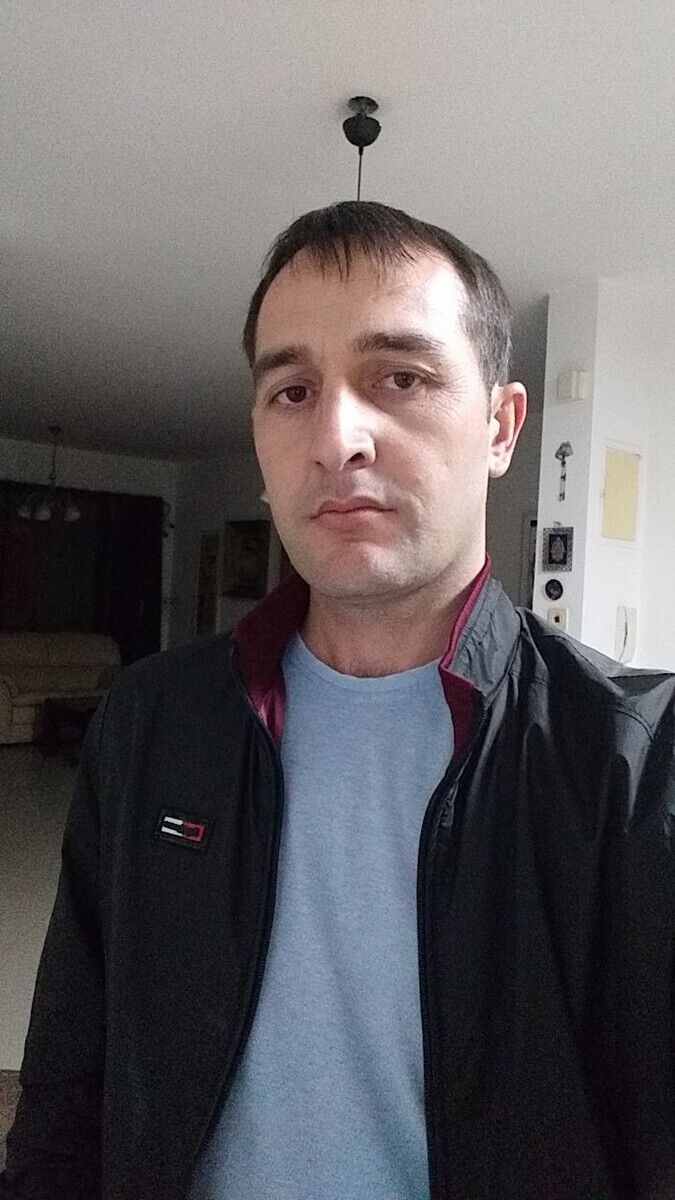  21002674  Zamir, 34 ,    King George