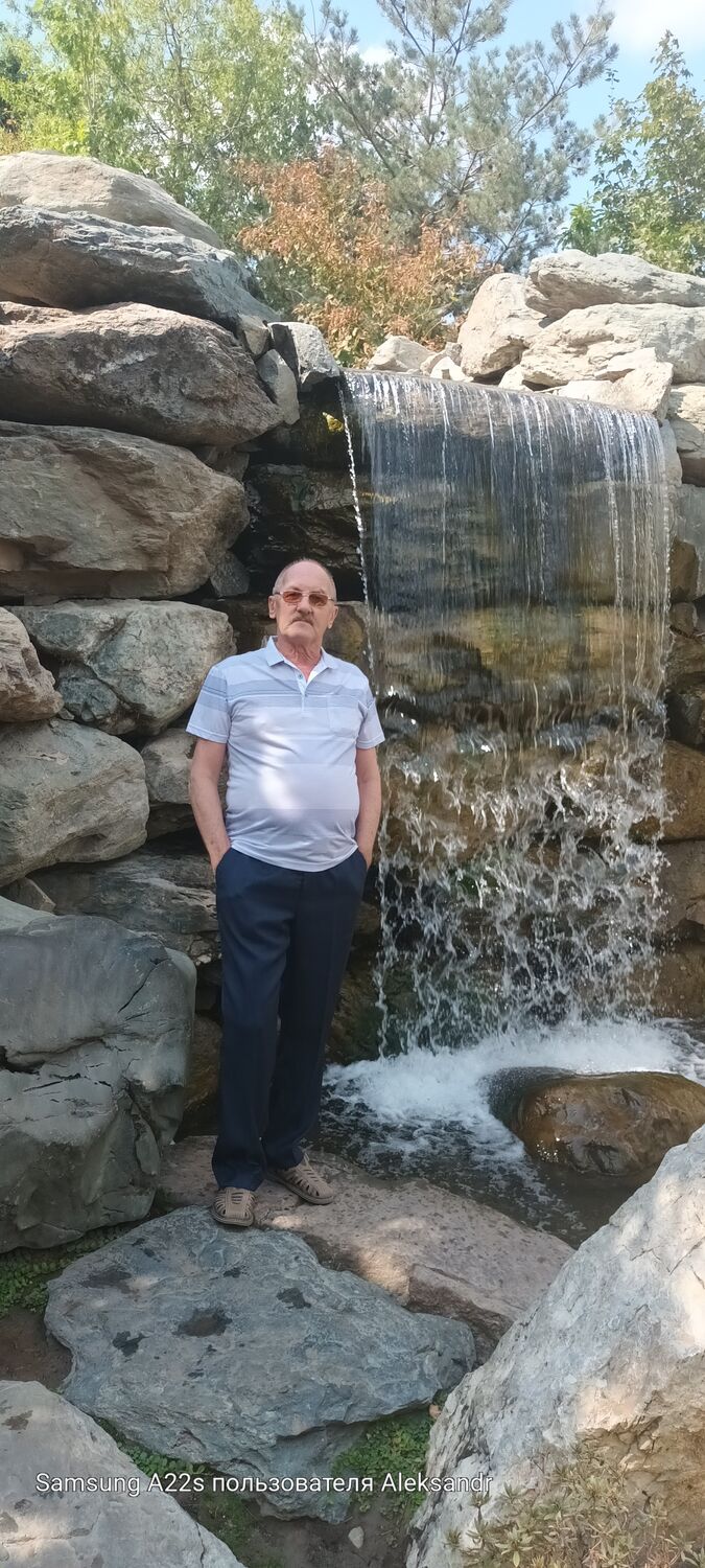  38966134  Aleksandr, 64 ,    