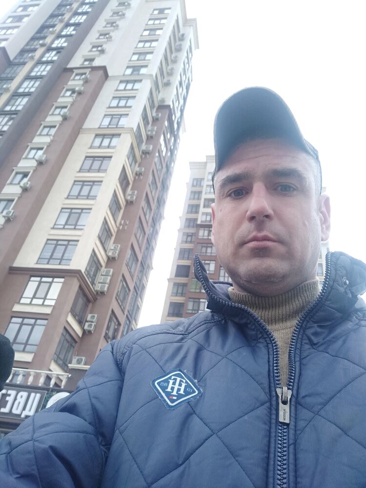  48236214  Vitalij, 37 ,    