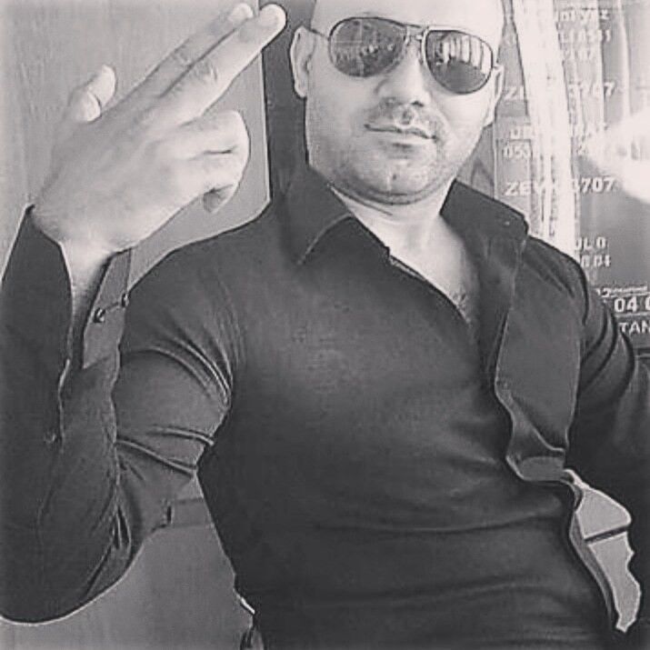  18902924  Vido, 43 ,    