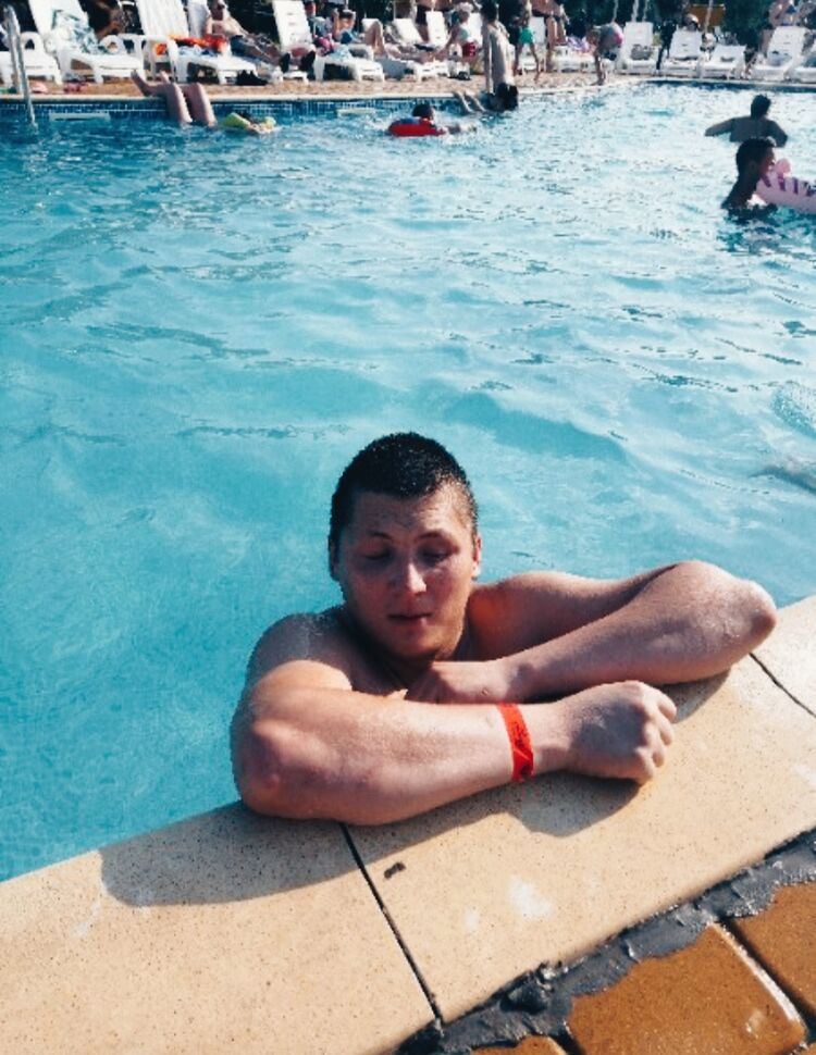  28074854  Alexander, 30 ,    