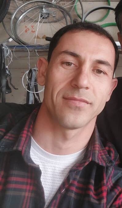  45194734  Ali, 24 ,    