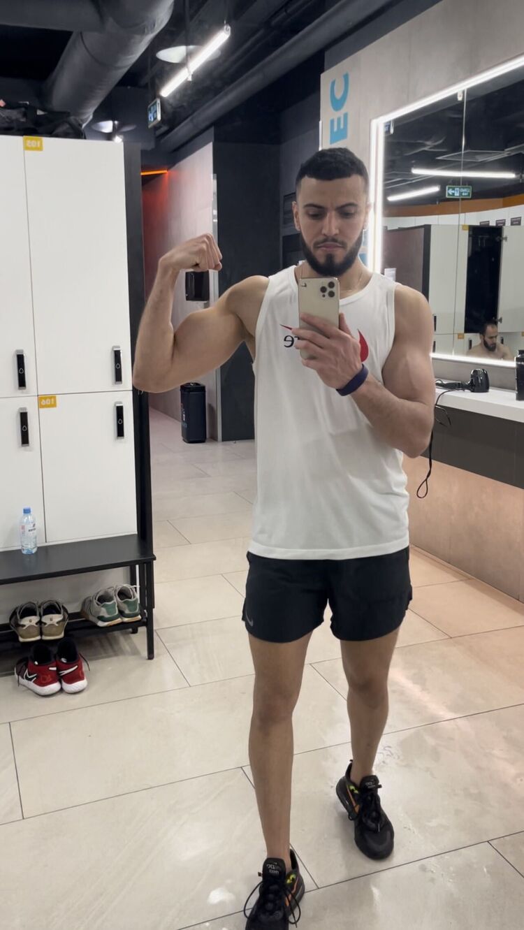  54379264  Mondr, 32 ,    