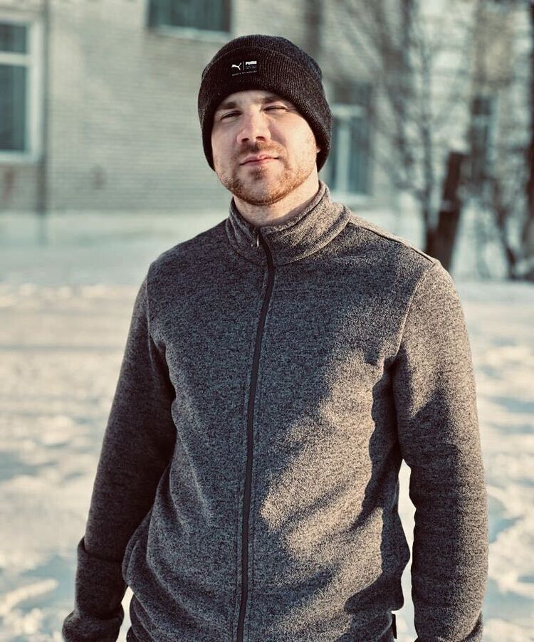  35858884  Antonio, 27 ,    