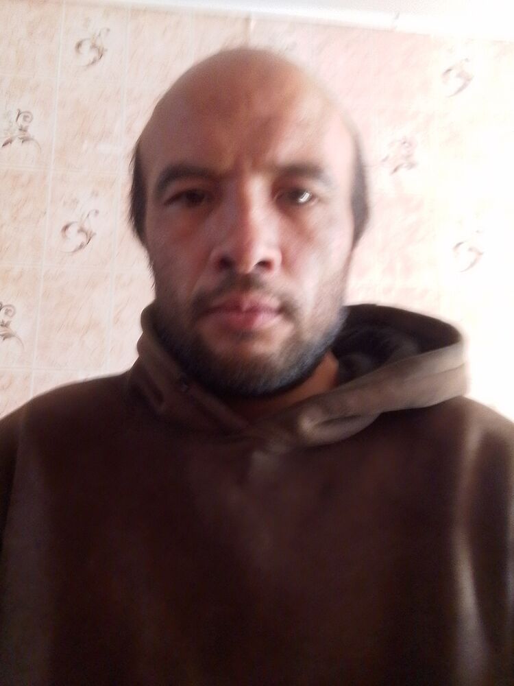  37986364  Fanis, 36 ,    