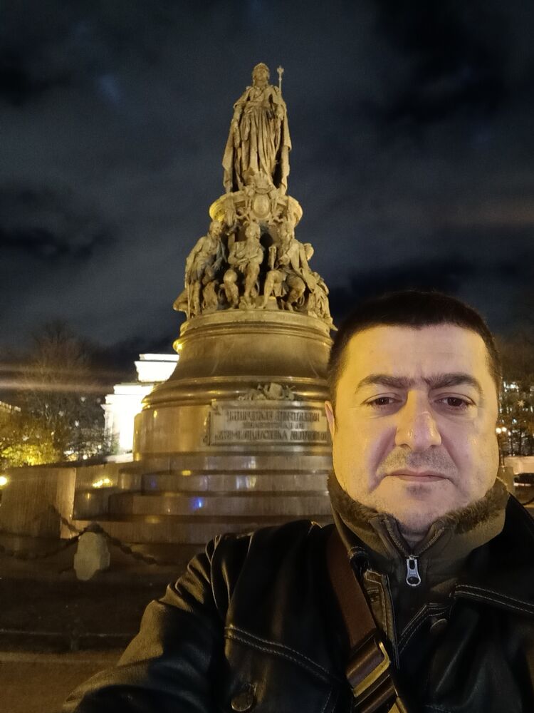  54085424  Avram, 46 ,    