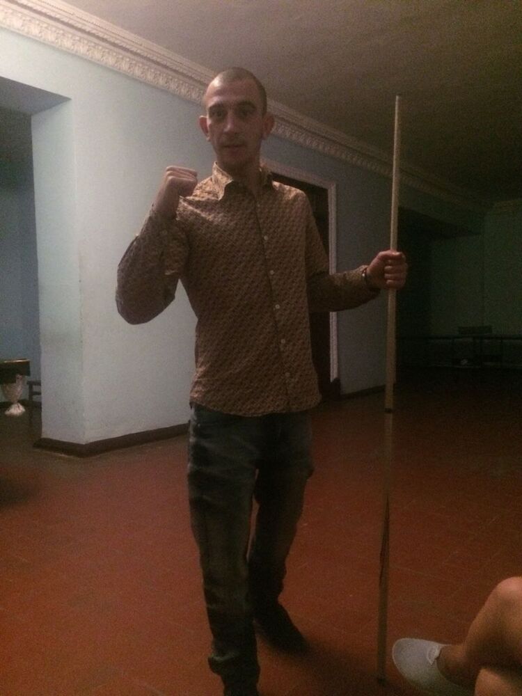  38650734  Sergei, 30 ,    