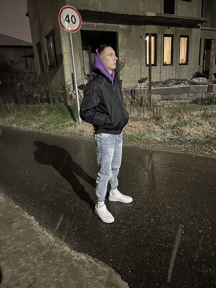  49874514  Maksim, 22 ,    