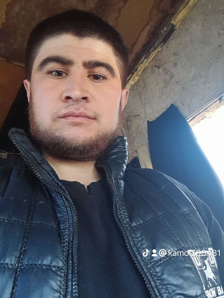  41632404  Kamol, 31 ,    