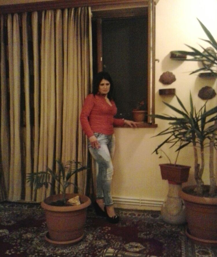  7893824  Stela, 38 ,    