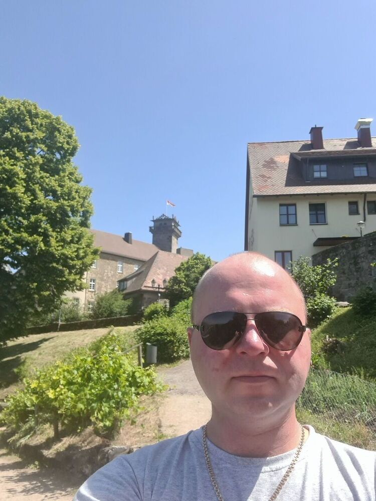 52888474  , 39 ,    Kunzelsau