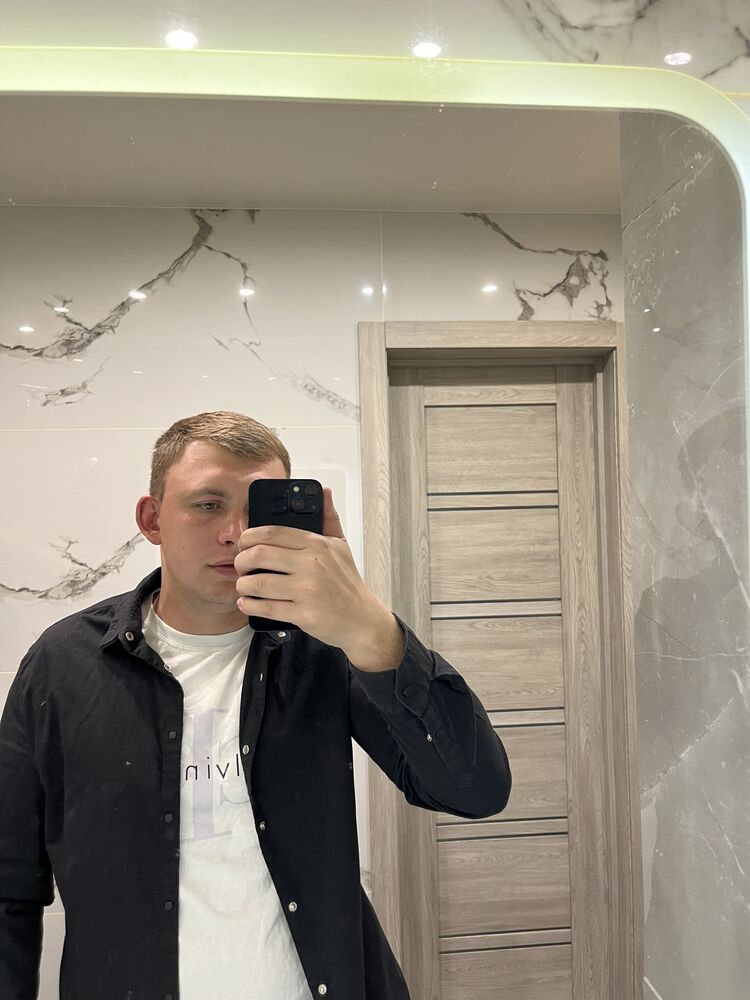  ,   Evgeni, 23 ,  