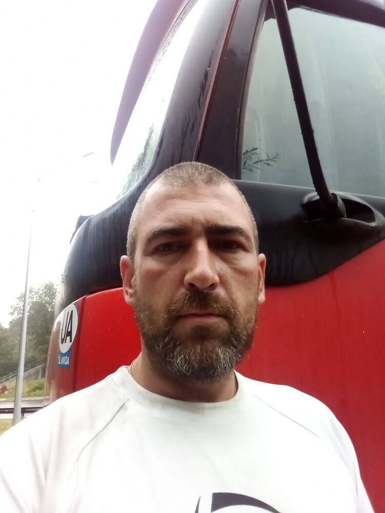  46837524  , 38 ,    
