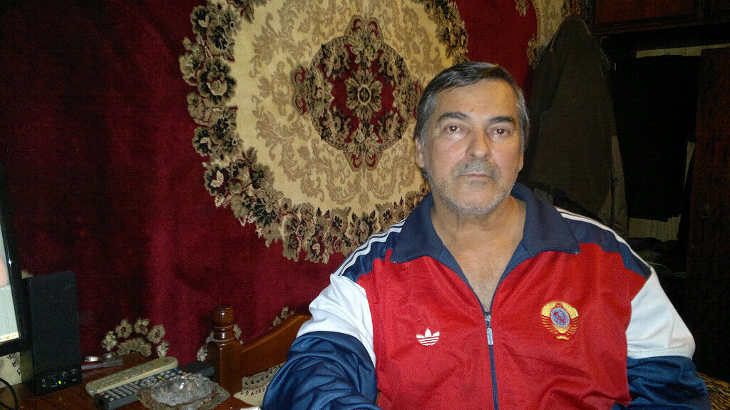  6119784  Ruslan, 69 ,    