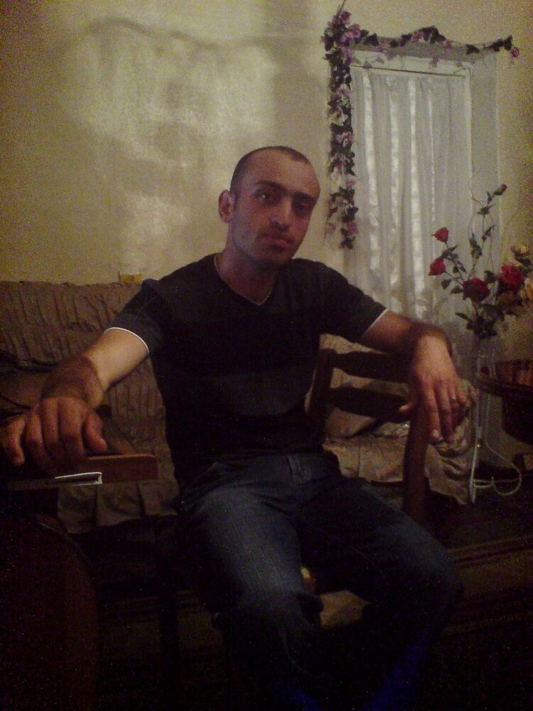  4934594  Giorgi, 40 ,    