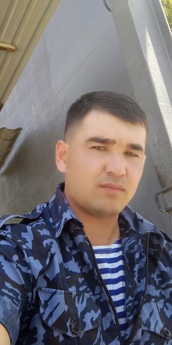  ,   Bek, 33 ,   ,   , c 