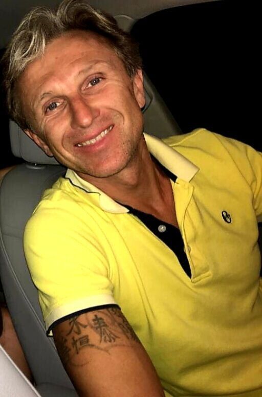  31092884  Viktor, 44 ,    