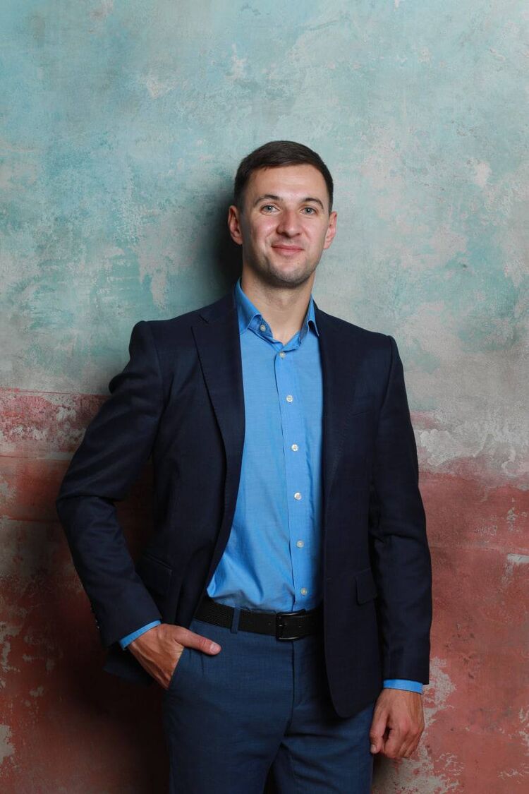  37217004  Defender, 36 ,    