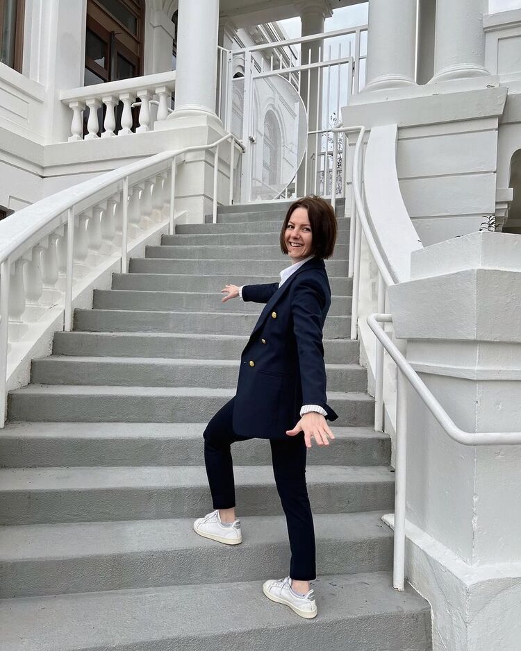  49148944  Linda, 40 ,    