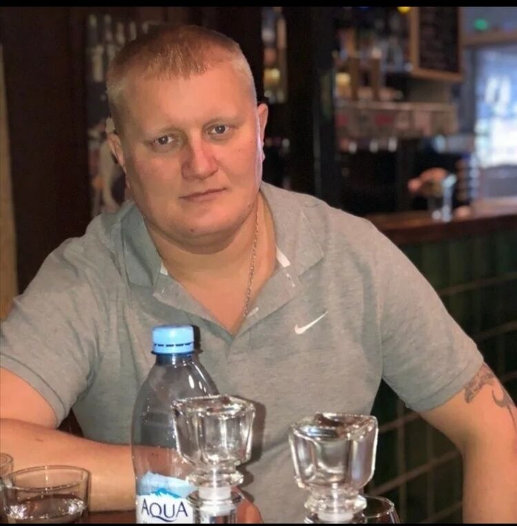  54154014  Denis, 43 ,    