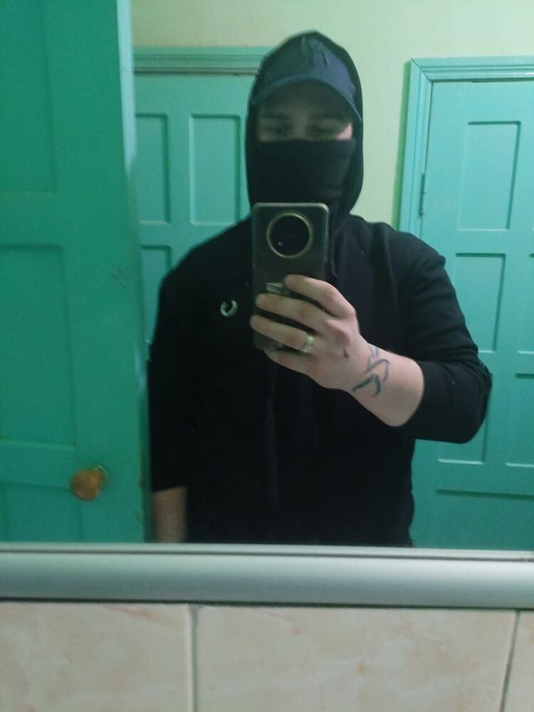  54096994  Nikita, 18 ,    