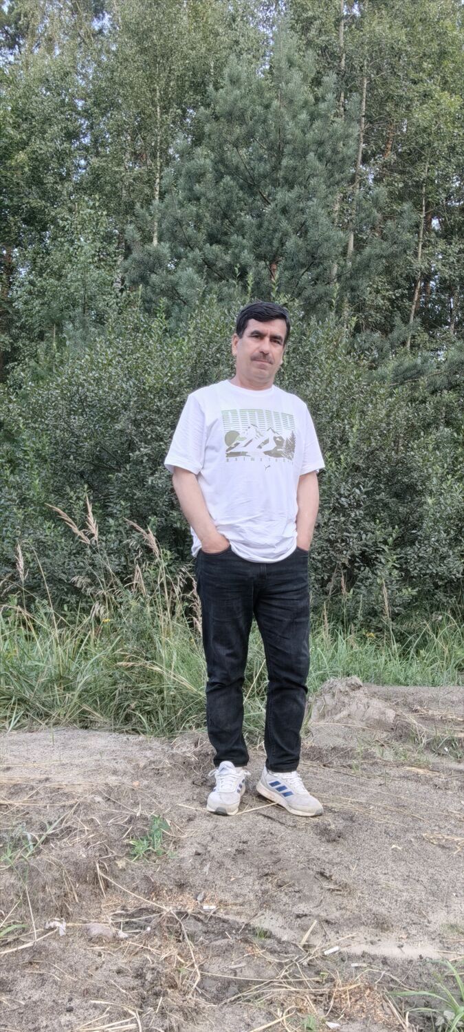  52934894  Ali, 47 ,    