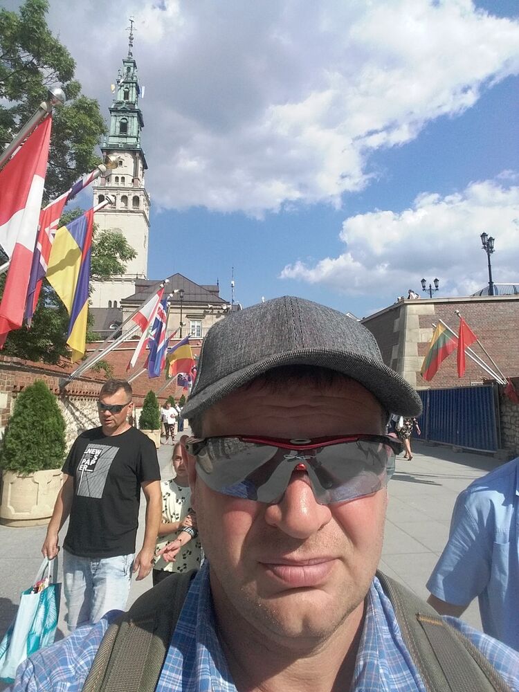  17099904  Vitalii, 49 ,    Czestochowa