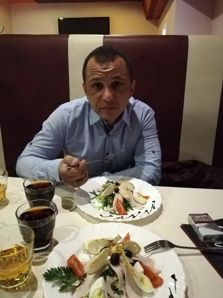  53745714  Alexander, 39 ,    