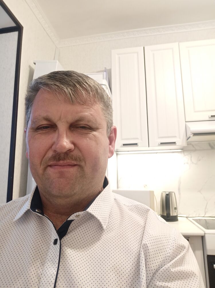  53098064  Vlad, 50 ,    