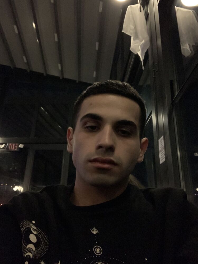  New York City,   Garry, 20 ,   ,   