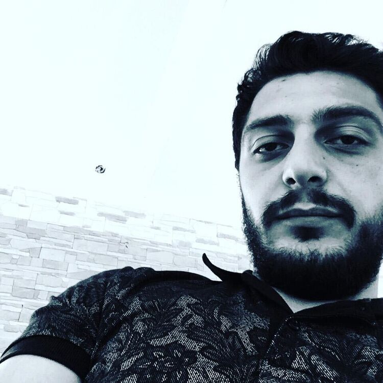  35436254  Hovik, 29 ,    