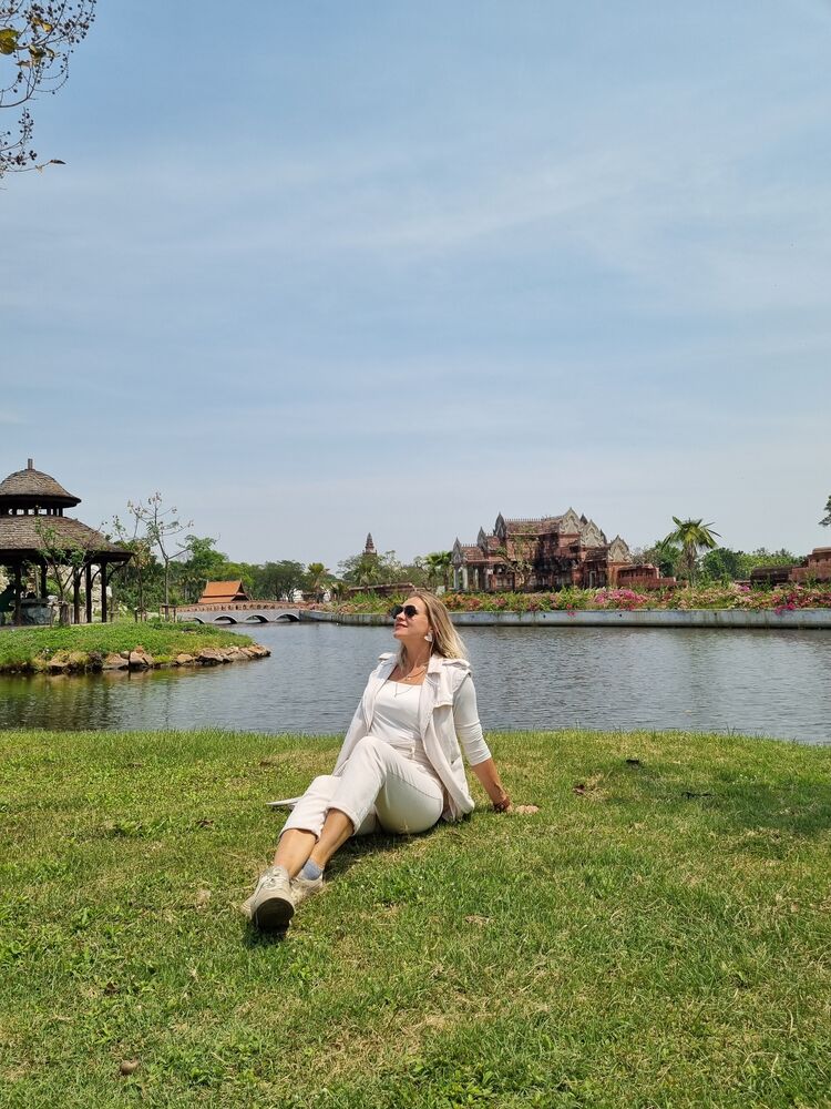  Jiddah,   Hanna, 38 ,     , c 
