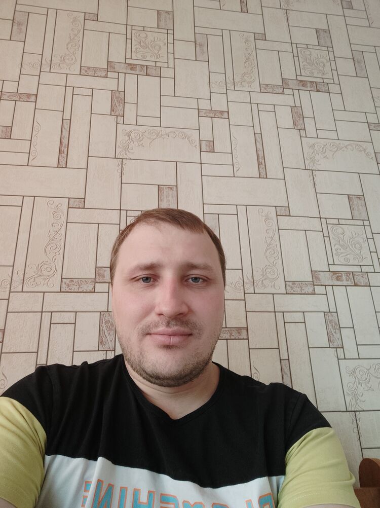  ,   Anton, 37 ,   ,   