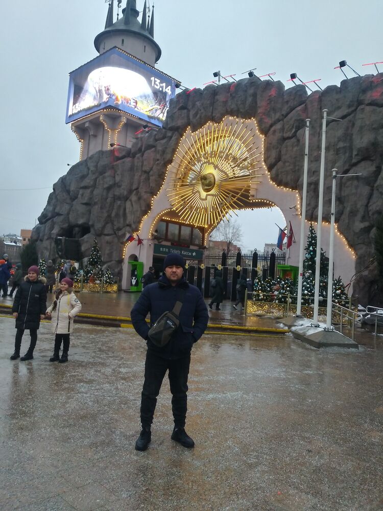  ,   Muhamed, 32 ,   ,   , c , 