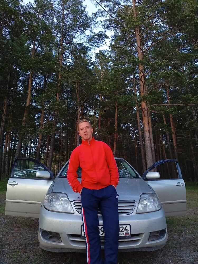  30879524  Vladislav, 26 ,    