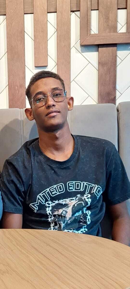  44365794  , 25 ,    