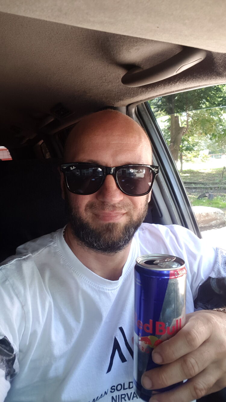  46137984  Ivan, 42 ,    