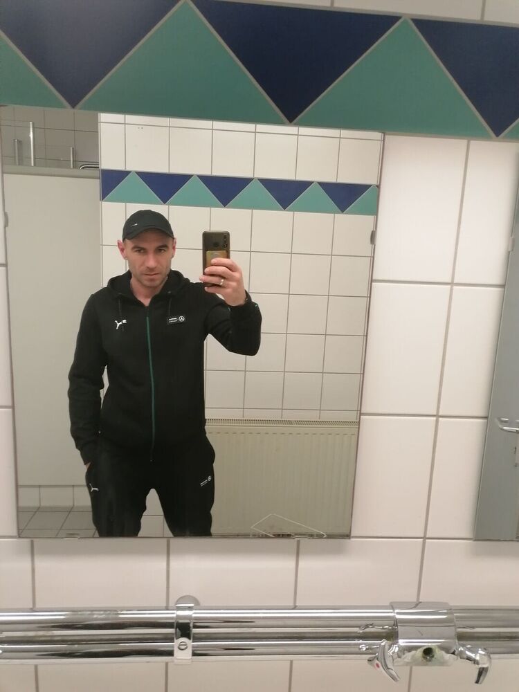  45532974  Viktor, 36 ,    Elz