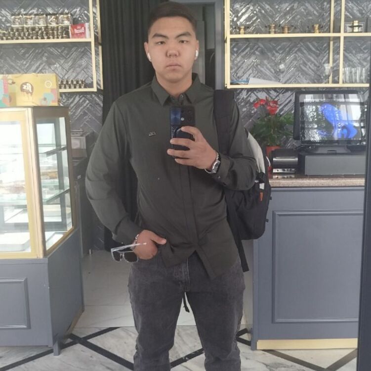 52260414  Azamat, 19 ,    