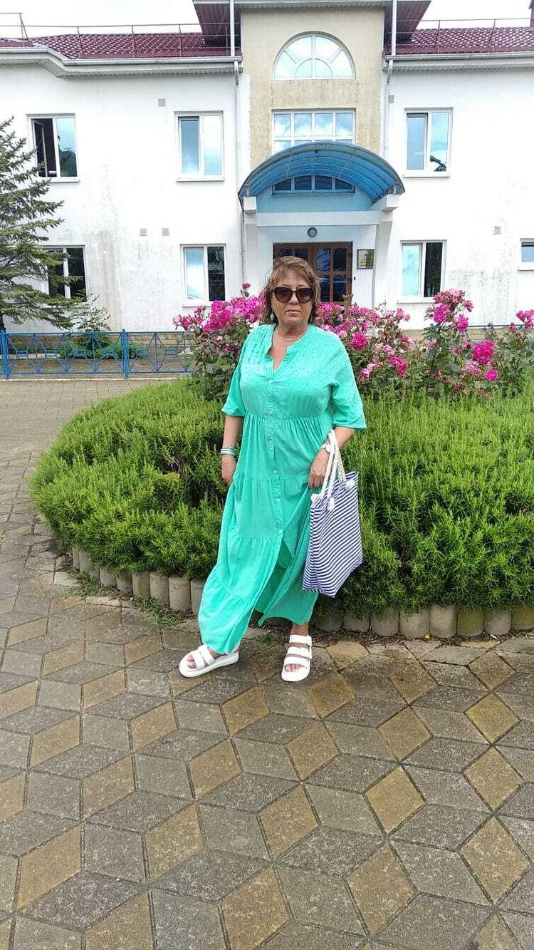  52255484  ELENA, 62 ,    