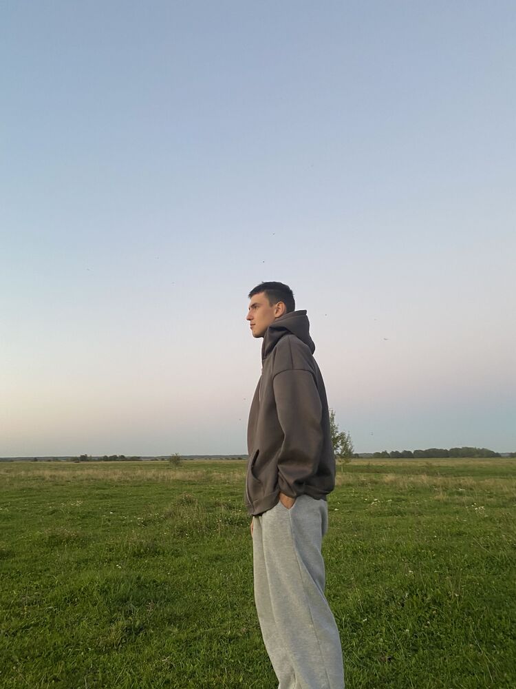 ,   Artem, 19 ,   ,   