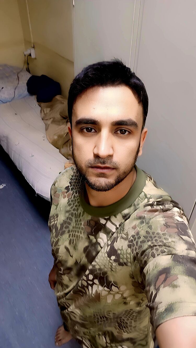  44666994  Gafur, 36 ,    