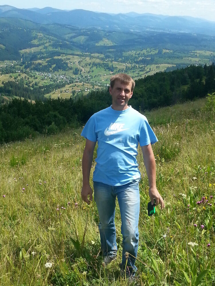  11111514  Lubomyr, 42 ,    